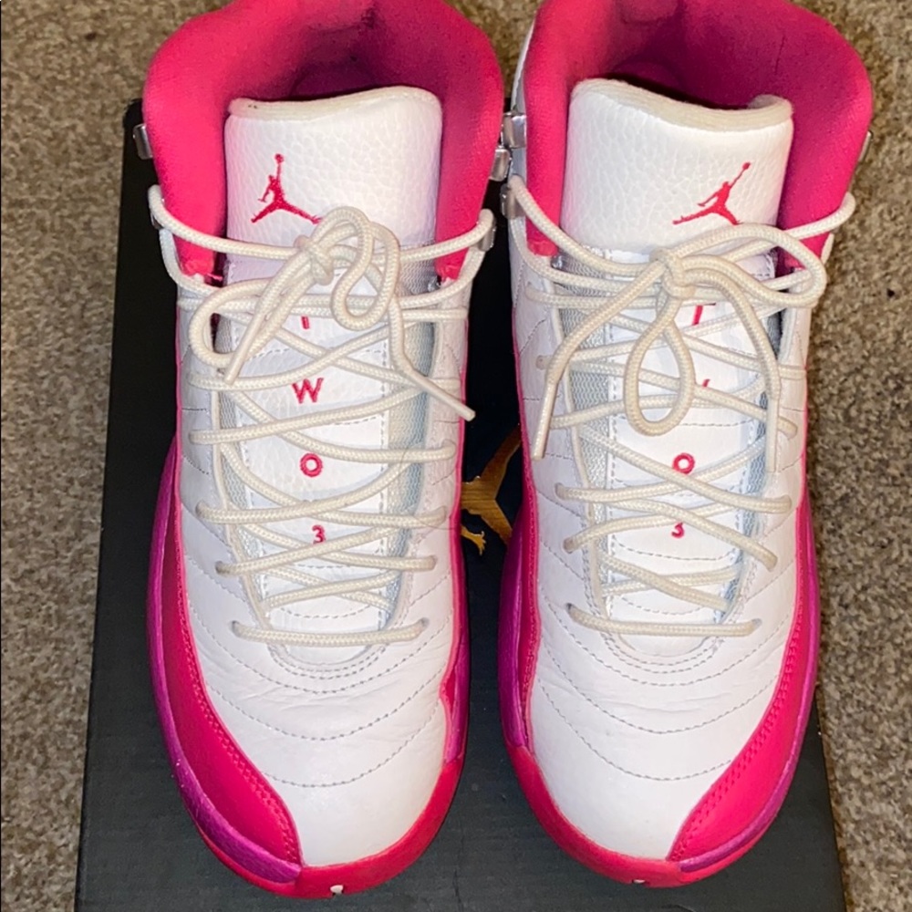 Air Jordan Retro 12 Vivid Pink